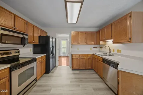 564 Coachman Way Sanford NC 27332