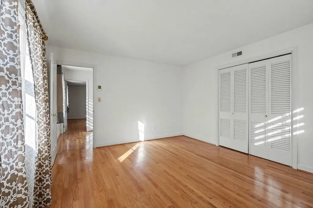 3704 Pembrook Place Raleigh NC 27612