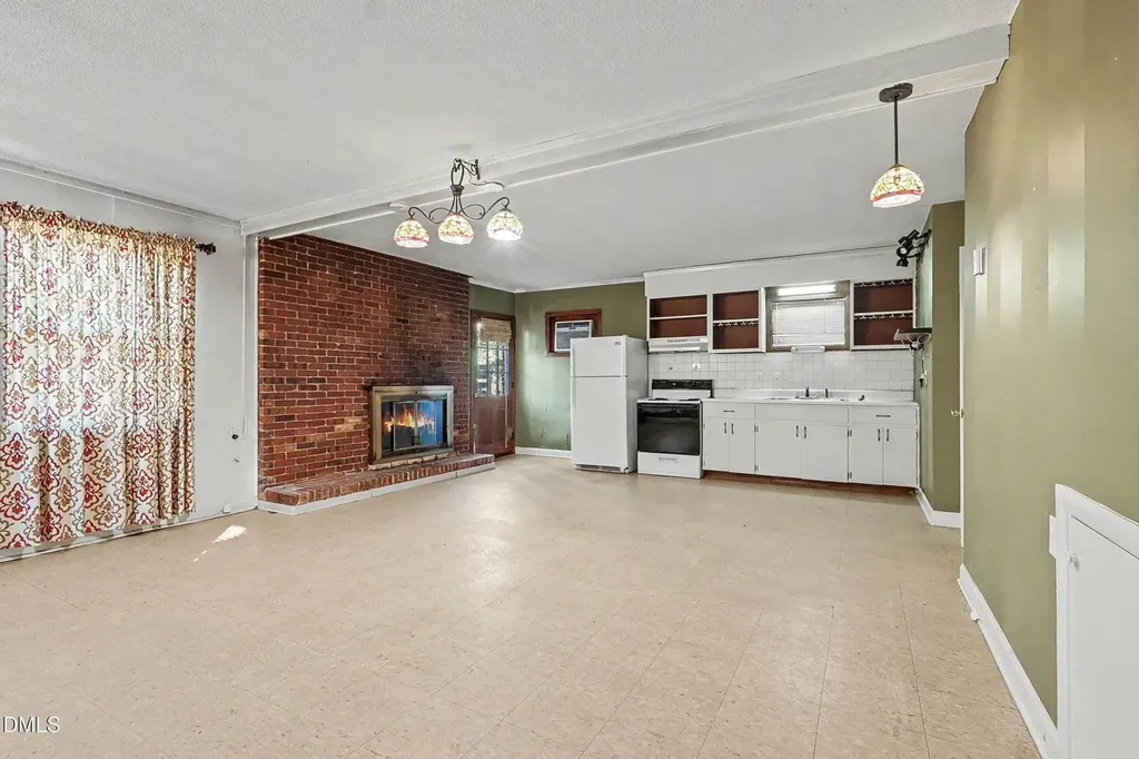 3704 Pembrook Place Raleigh NC 27612