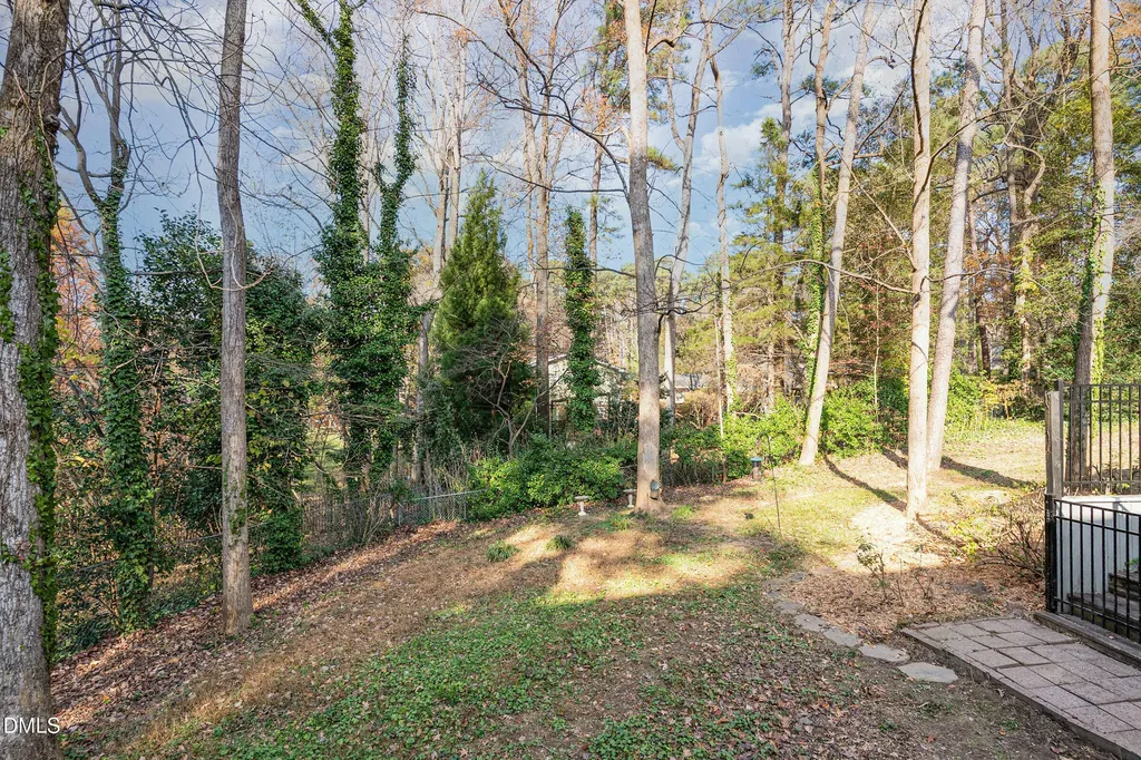 3704 Pembrook Place Raleigh NC 27612