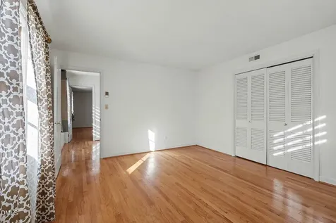 3704 Pembrook Place Raleigh NC 27612