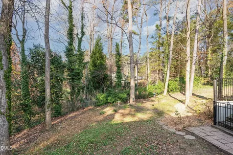 3704 Pembrook Place Raleigh NC 27612