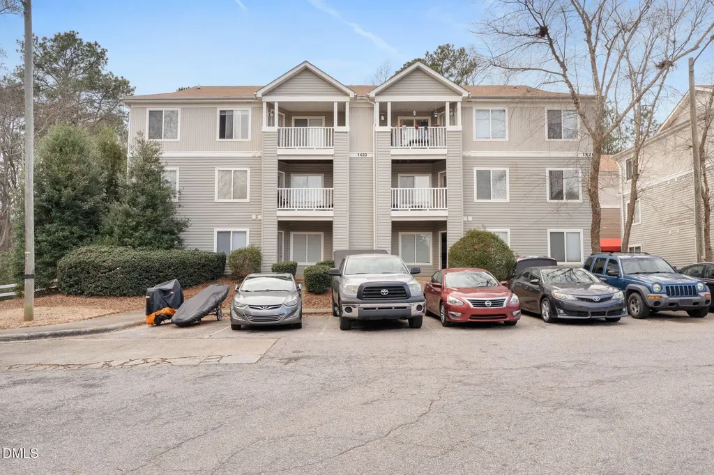 1420 Collegiate Circle Raleigh NC 27606