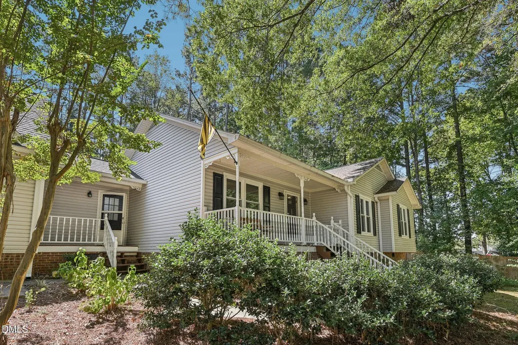 2004 Spring Valley Drive Clayton NC 27520