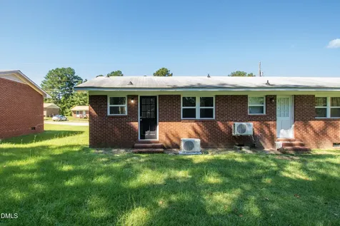 4945 Fieldcrest Drive Fayetteville NC 28303