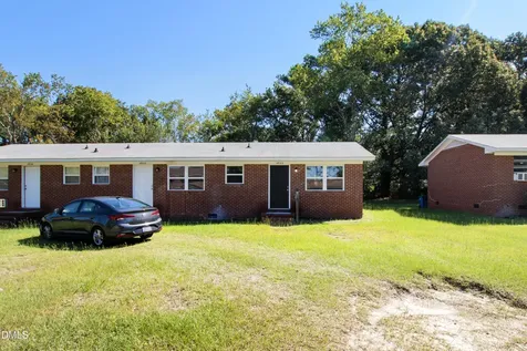 4945 Fieldcrest Drive Fayetteville NC 28303