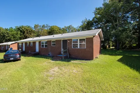 4941 Fieldcrest Drive Fayetteville NC 28303
