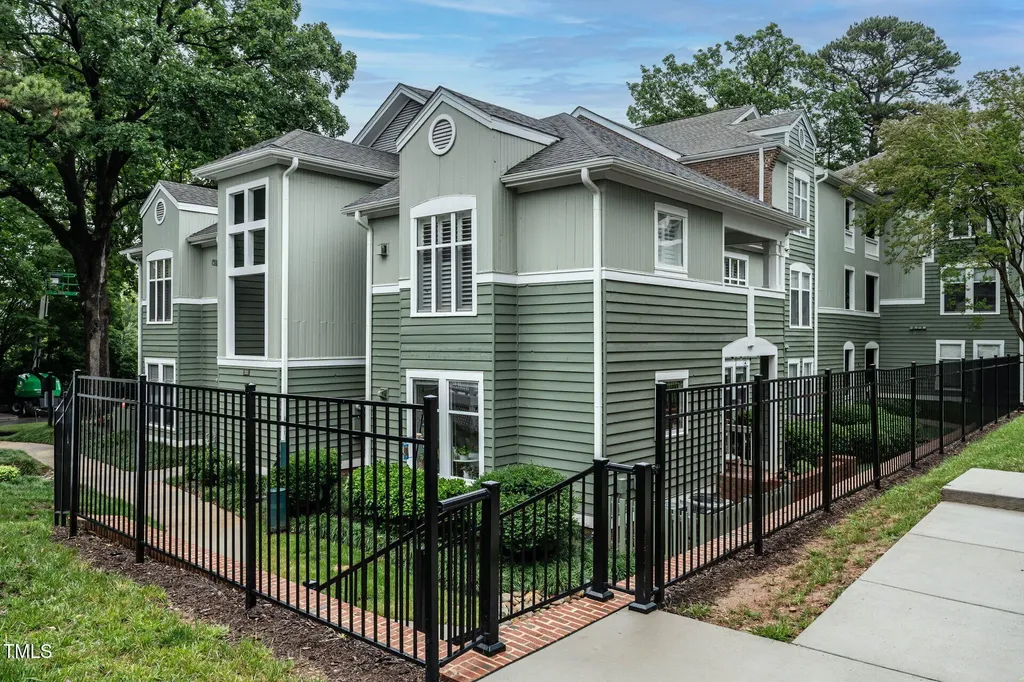 1111 Parkridge Lane Raleigh NC 27605