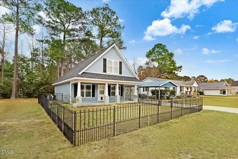 51 Birch Street Elizabethtown NC 28337