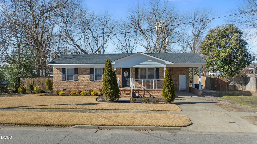 208 S Webb Street Selma NC 27576
