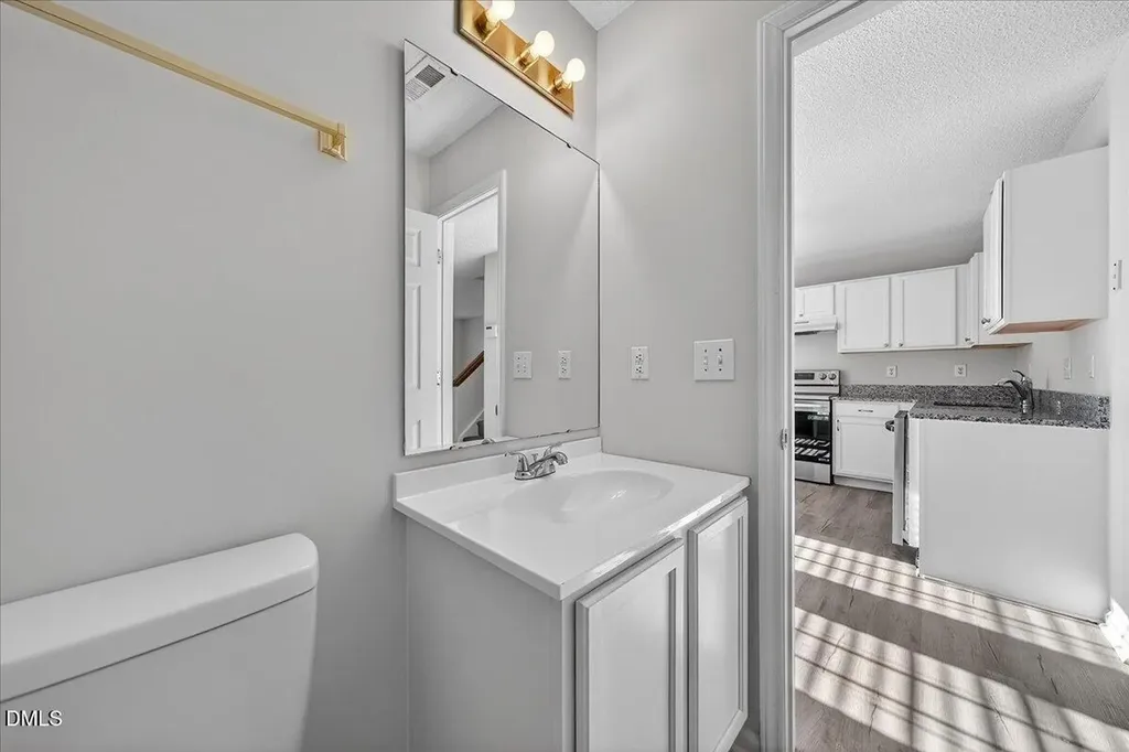 2604 Dwight Place Raleigh NC 27610