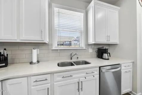 1809 Hydrangea Way Fuquay Varina NC 27526