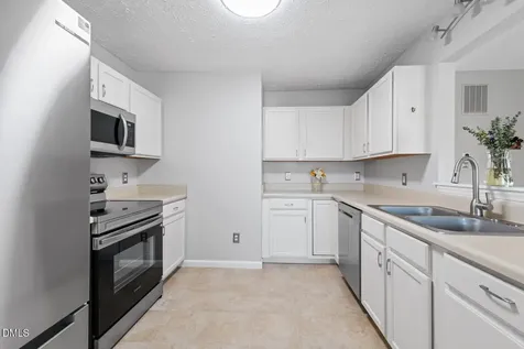 6900 Glenroy Court Raleigh NC 27616
