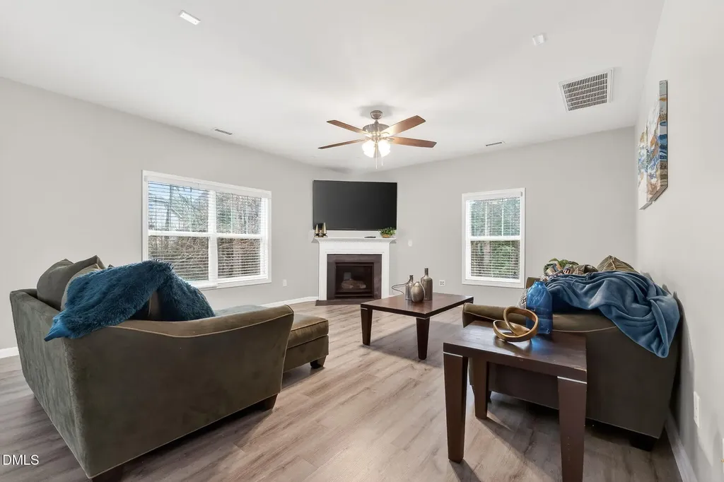 2709 Banks Lake Court Fuquay Varina NC 27526