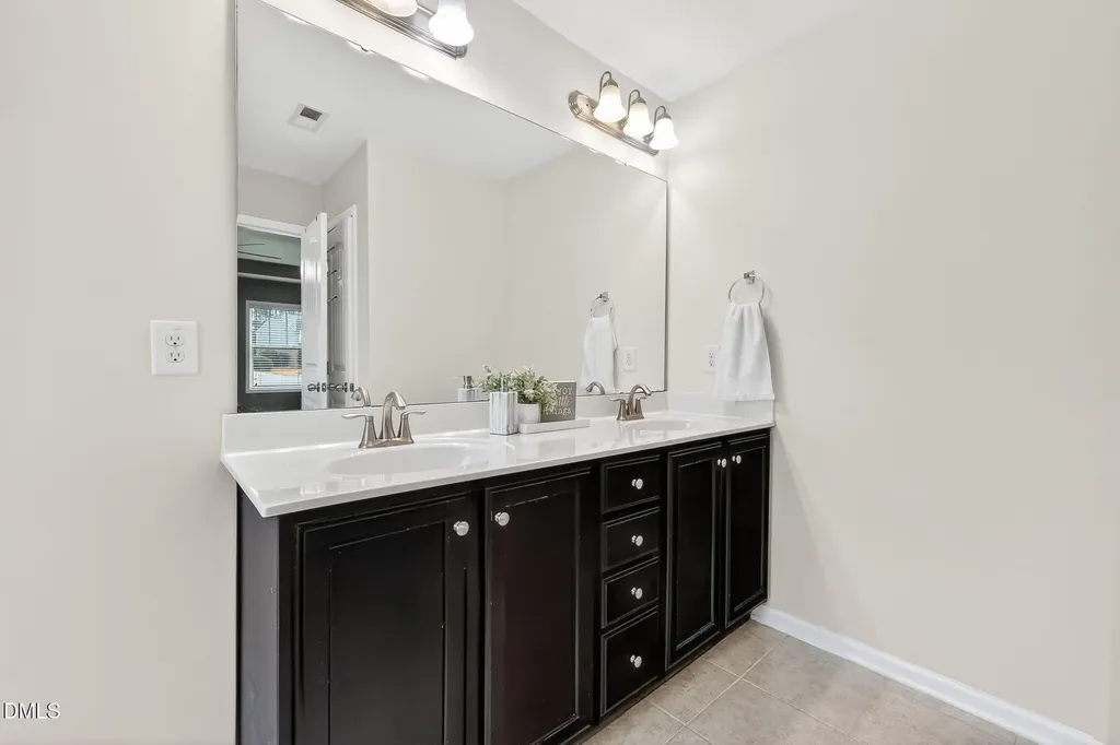 2709 Banks Lake Court Fuquay Varina NC 27526