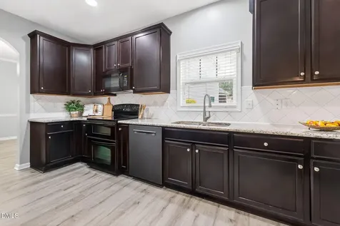 2709 Banks Lake Court Fuquay Varina NC 27526