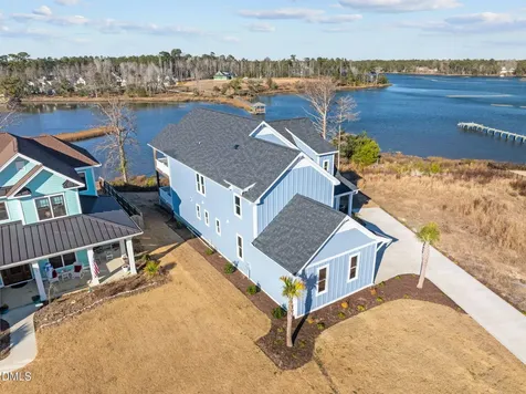 13 E Cannon Cove Hampstead NC 28443