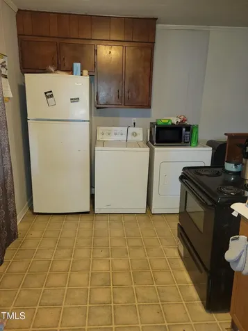 411 W Raleigh Street Siler City NC 27344