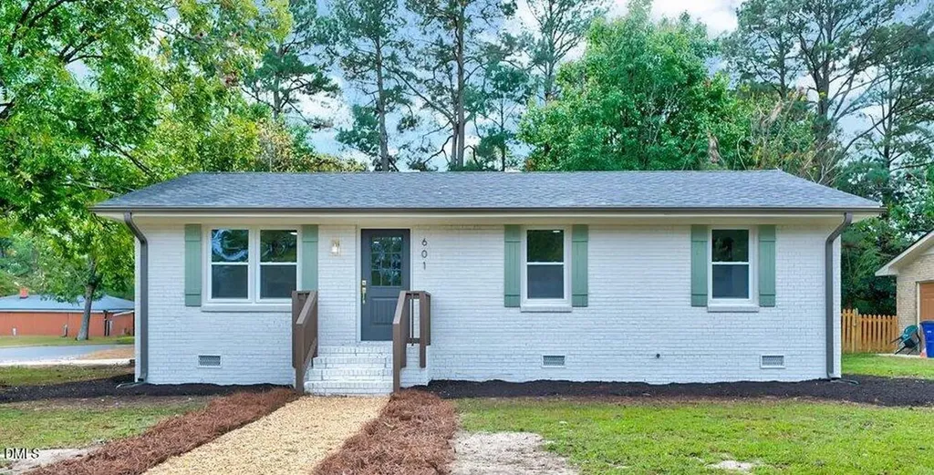 601 W Walnut Street Selma NC 27576