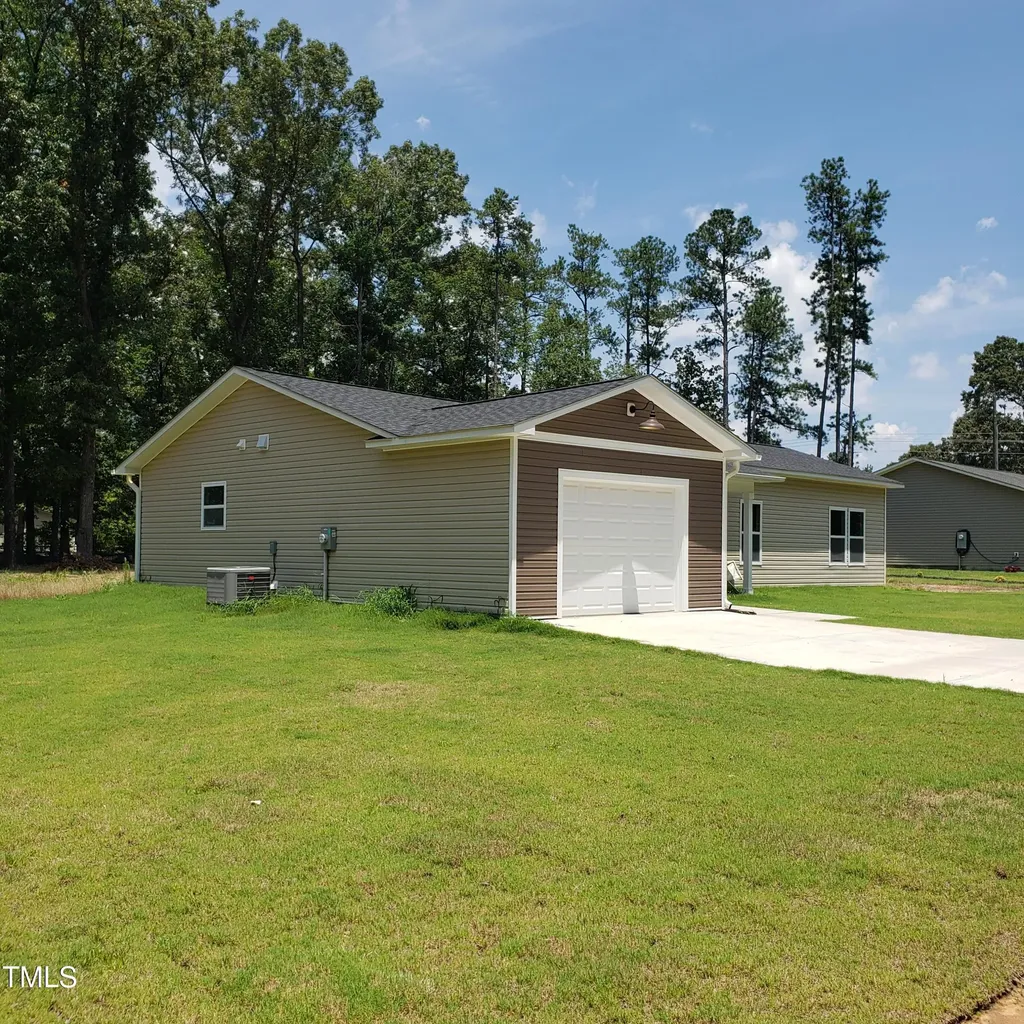 142 Marathon Lane Fayetteville NC 28304