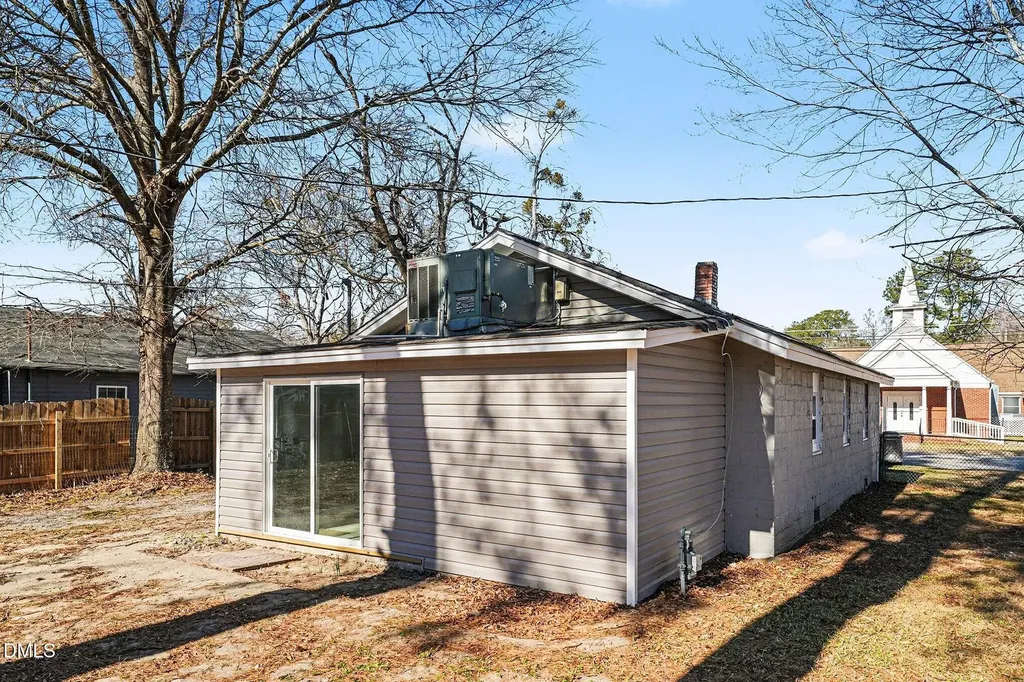 800 E Lizzie Street Selma NC 27576