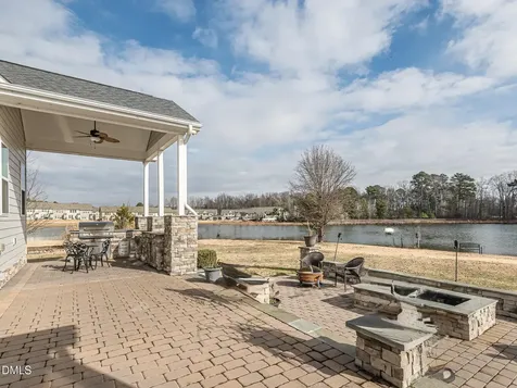 1015 Black River Drive Zebulon NC 27597