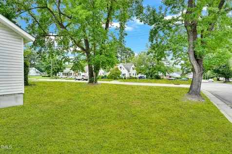 404 S Ash Street Greenville NC 27858