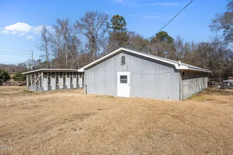 4943 U.s. 301 Dunn NC 28334