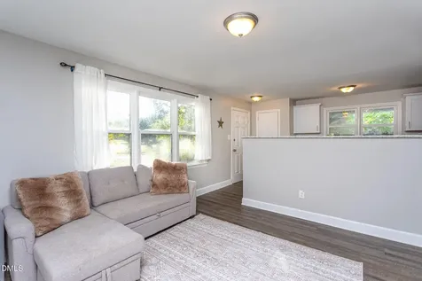 10222 S Chestnut Street Middlesex NC 27557