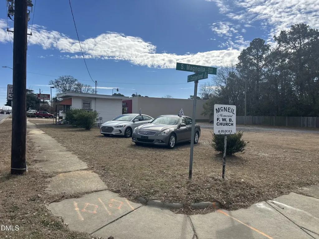 207 S Magnolia Avenue Dunn NC 28334