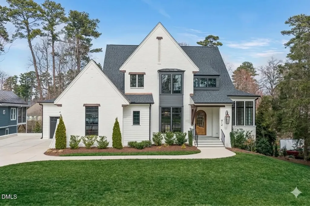 812 Manchester Drive Raleigh NC 27609