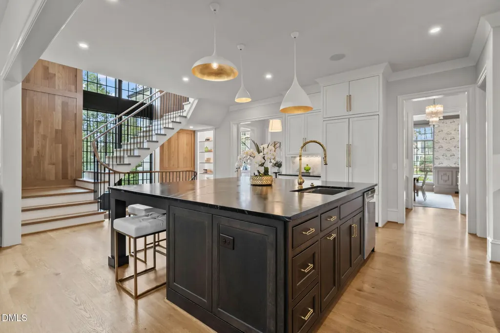 812 Manchester Drive Raleigh NC 27609