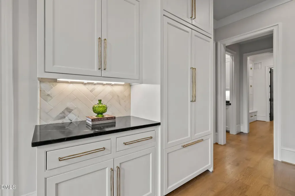 812 Manchester Drive Raleigh NC 27609