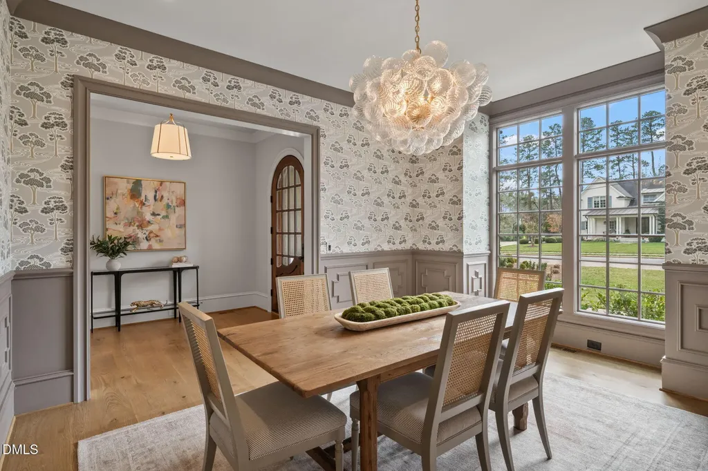 812 Manchester Drive Raleigh NC 27609