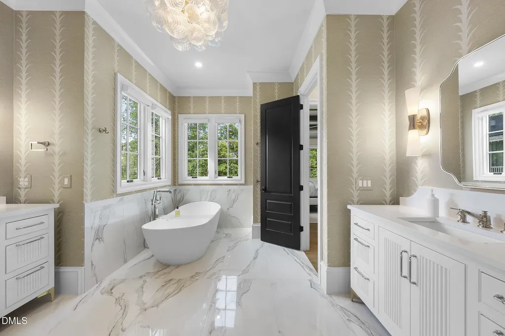 812 Manchester Drive Raleigh NC 27609