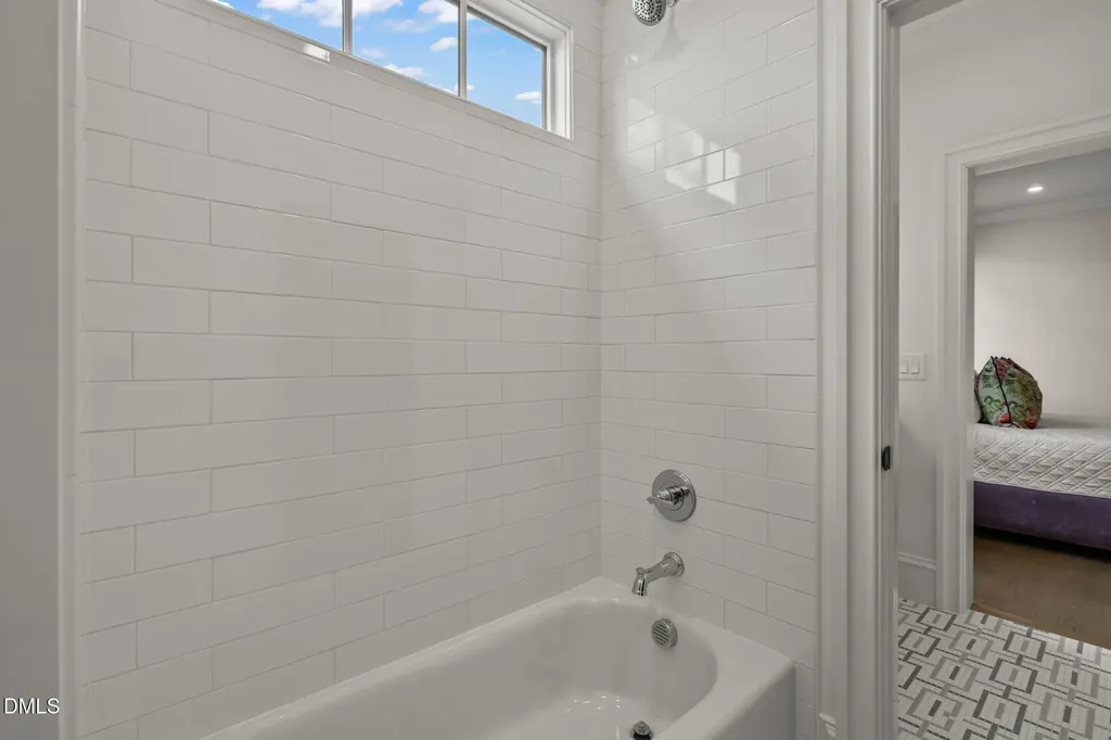812 Manchester Drive Raleigh NC 27609