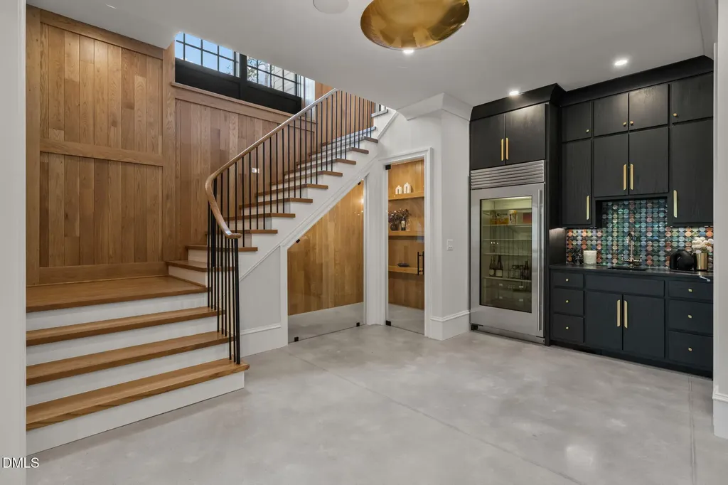 812 Manchester Drive Raleigh NC 27609