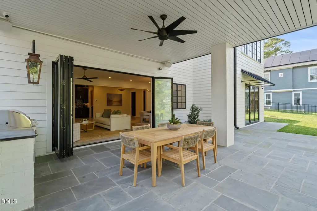 812 Manchester Drive Raleigh NC 27609