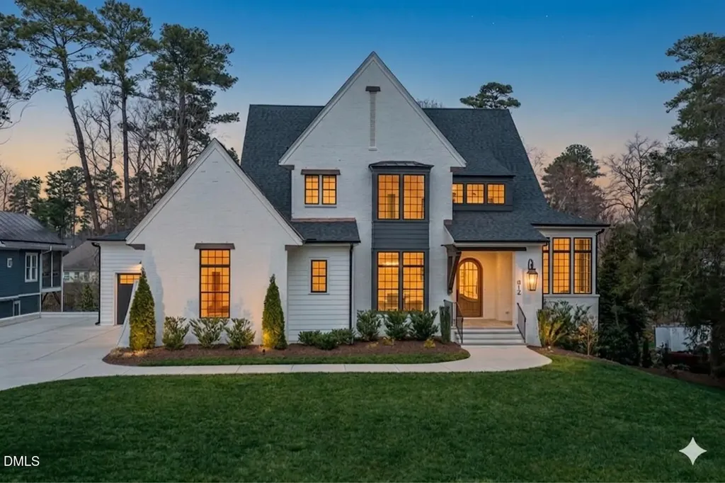 812 Manchester Drive Raleigh NC 27609