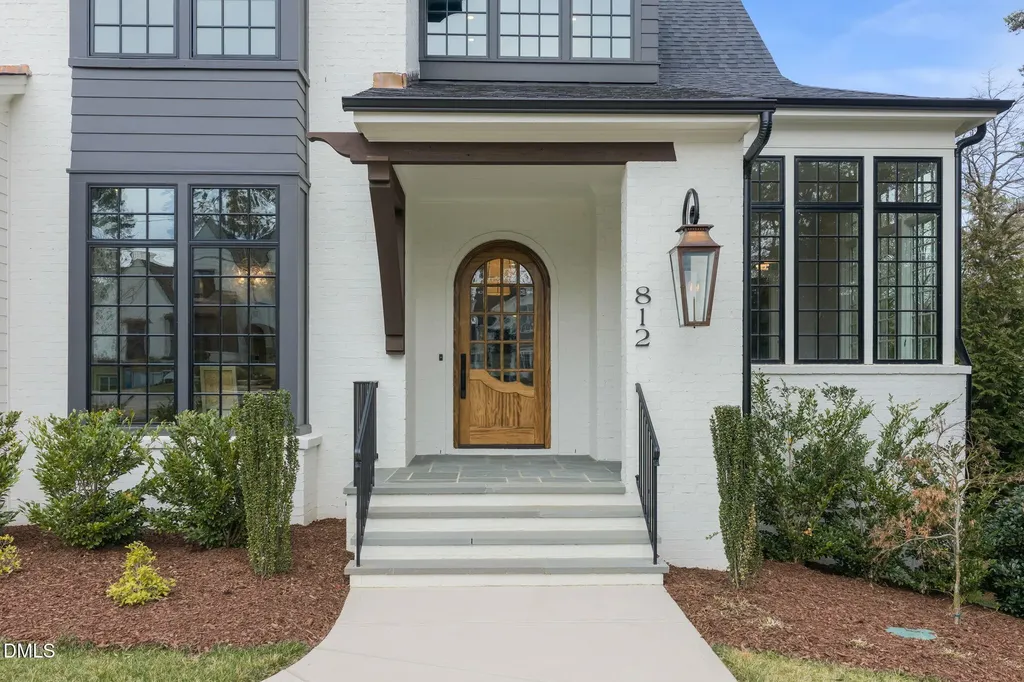 812 Manchester Drive Raleigh NC 27609