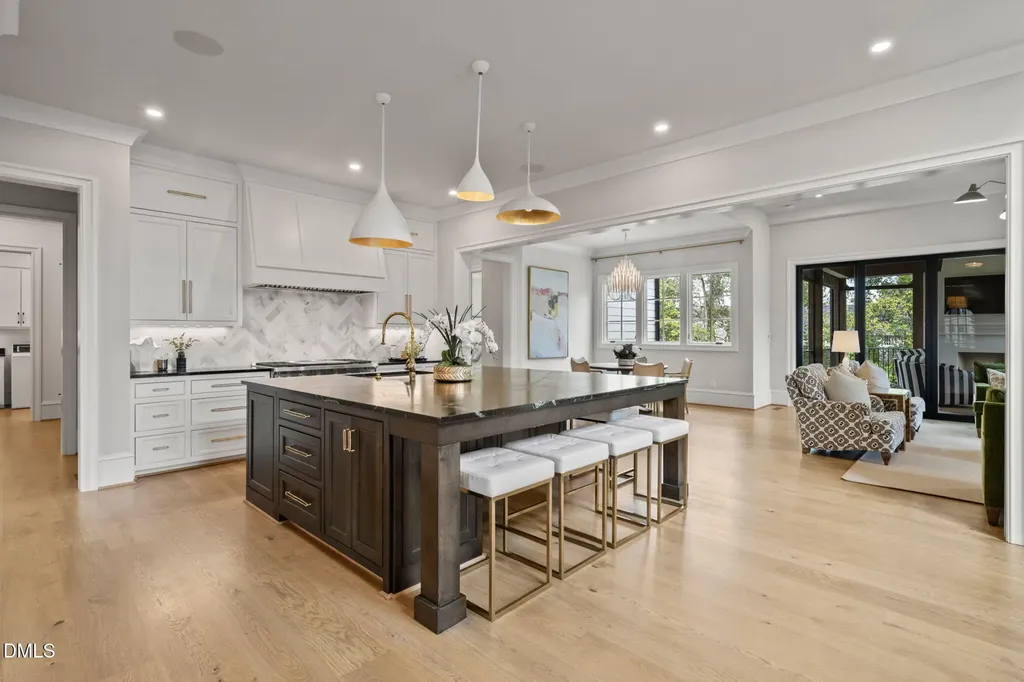 812 Manchester Drive Raleigh NC 27609