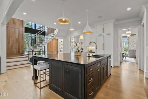 812 Manchester Drive Raleigh NC 27609