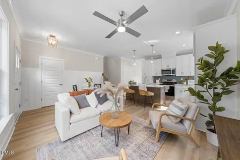 2803 B Fawn Avenue Durham NC 27705