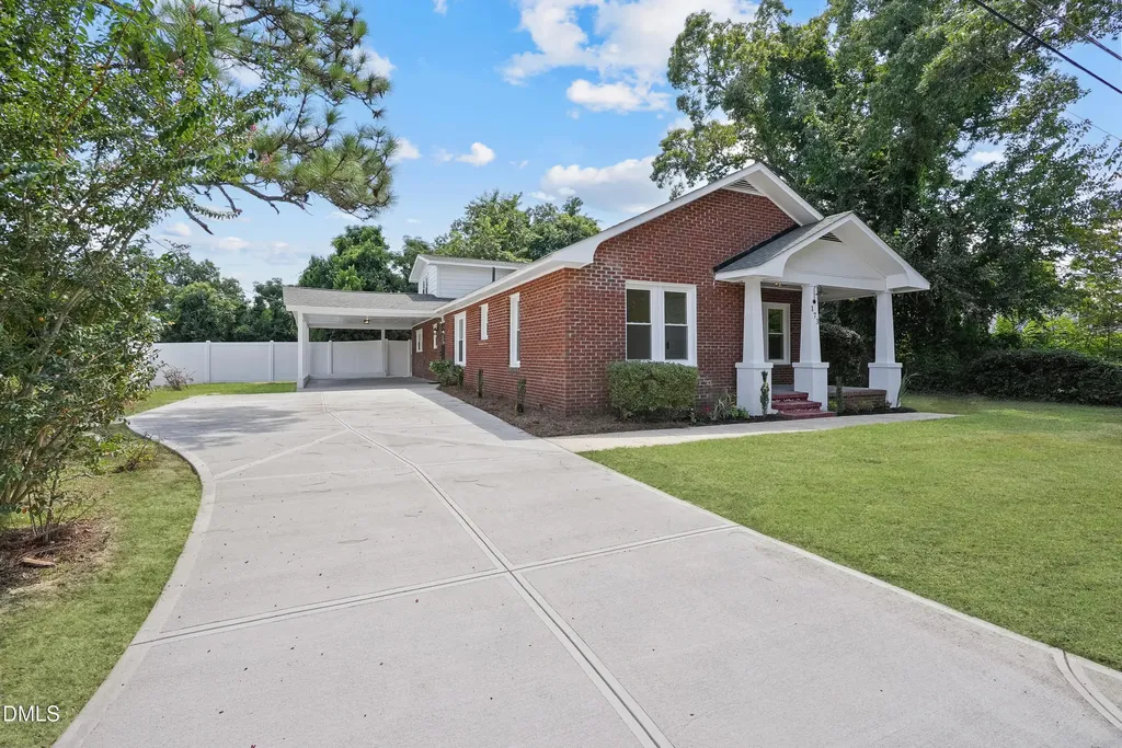 173 S Hardin Street Southern Pines NC 28387