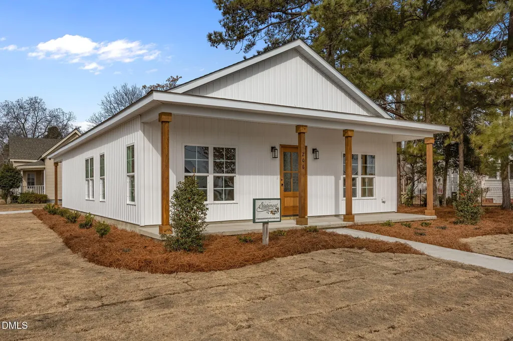 206 S Wall Street Benson NC 27504