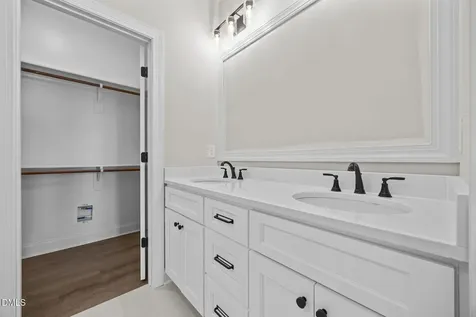 206 S Wall Street Benson NC 27504