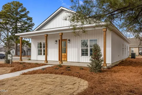 206 S Wall Street Benson NC 27504