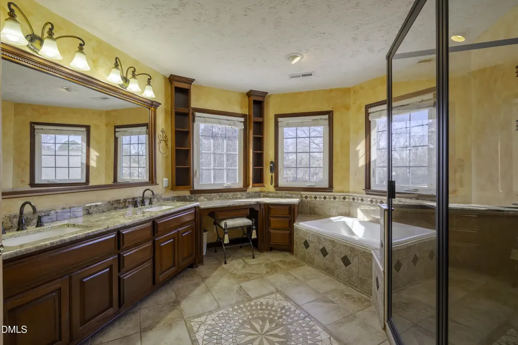 24 Clubhouse Drive Dunn NC 28334