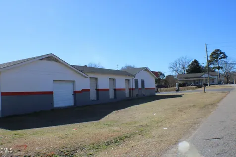 365 S Mckinley Street Coats NC 27521