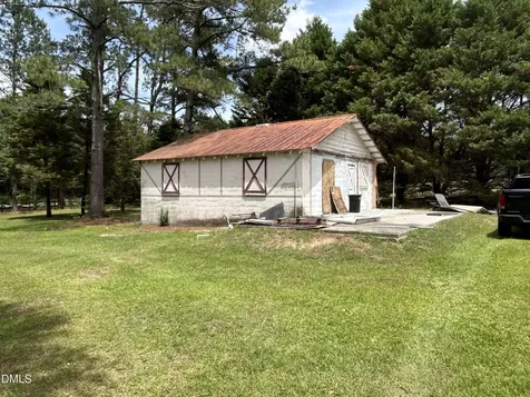 768 Bethesda Church Road Fairmont NC 28340